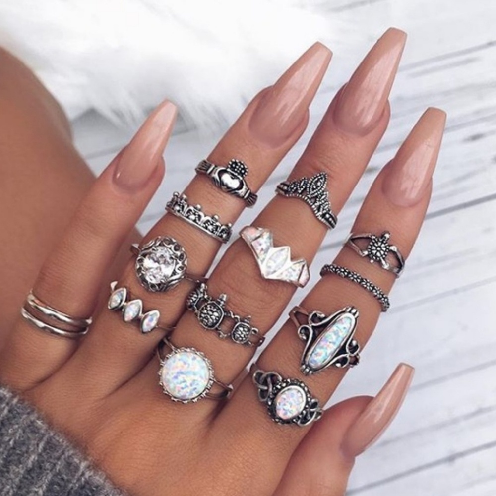 🔥LAST!!🔥90's STYLED 12PC MIDI RING SET! - Picture 8 of 8